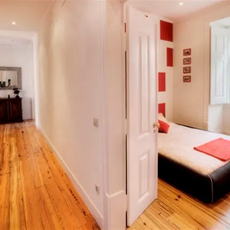Lovely 4 Bedroom Apartment In Lisbon Διαμέρισμα